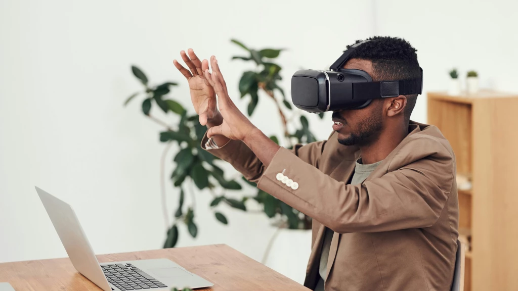 The Impact of Virtual Reality on Entertainment and Education